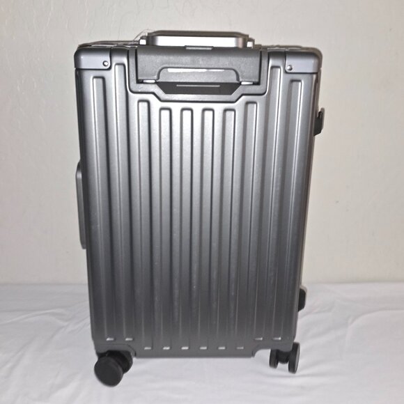 ROAMING 20" Zipperless Polycarbonate / Aluminum Frame Carry-On Spinner Luggage - Picture 6 of 13